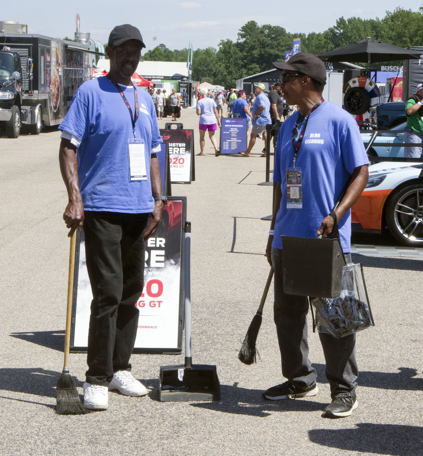 Friday at the Bojangles' Southern 500